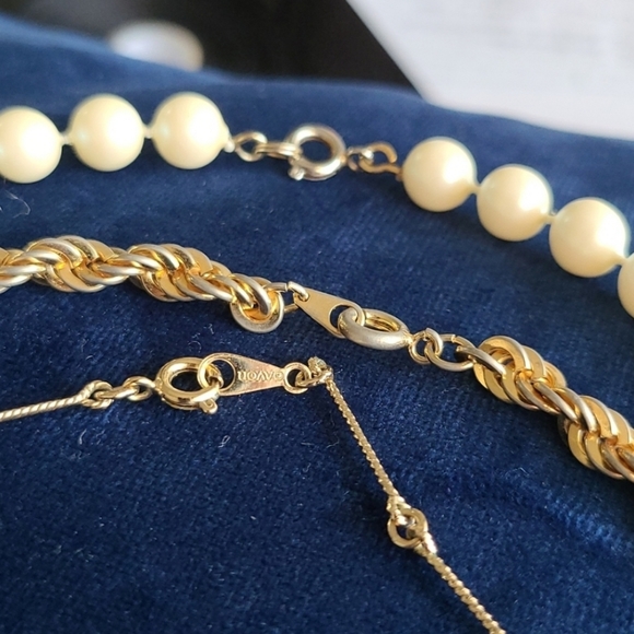 Vintage 90s Avon Faux Pearl Cluster Gold Rope Chain Link Stackable Necklaces Set - Picture 5 of 9